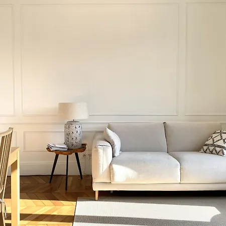Appartamento Elegant Haussmann Parisian Flat Close Eiffel Tower Parigi