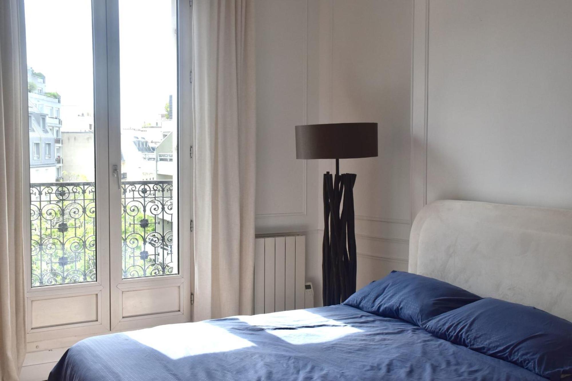 Elegant Haussmann Parisian Flat Close Eiffel Tower *