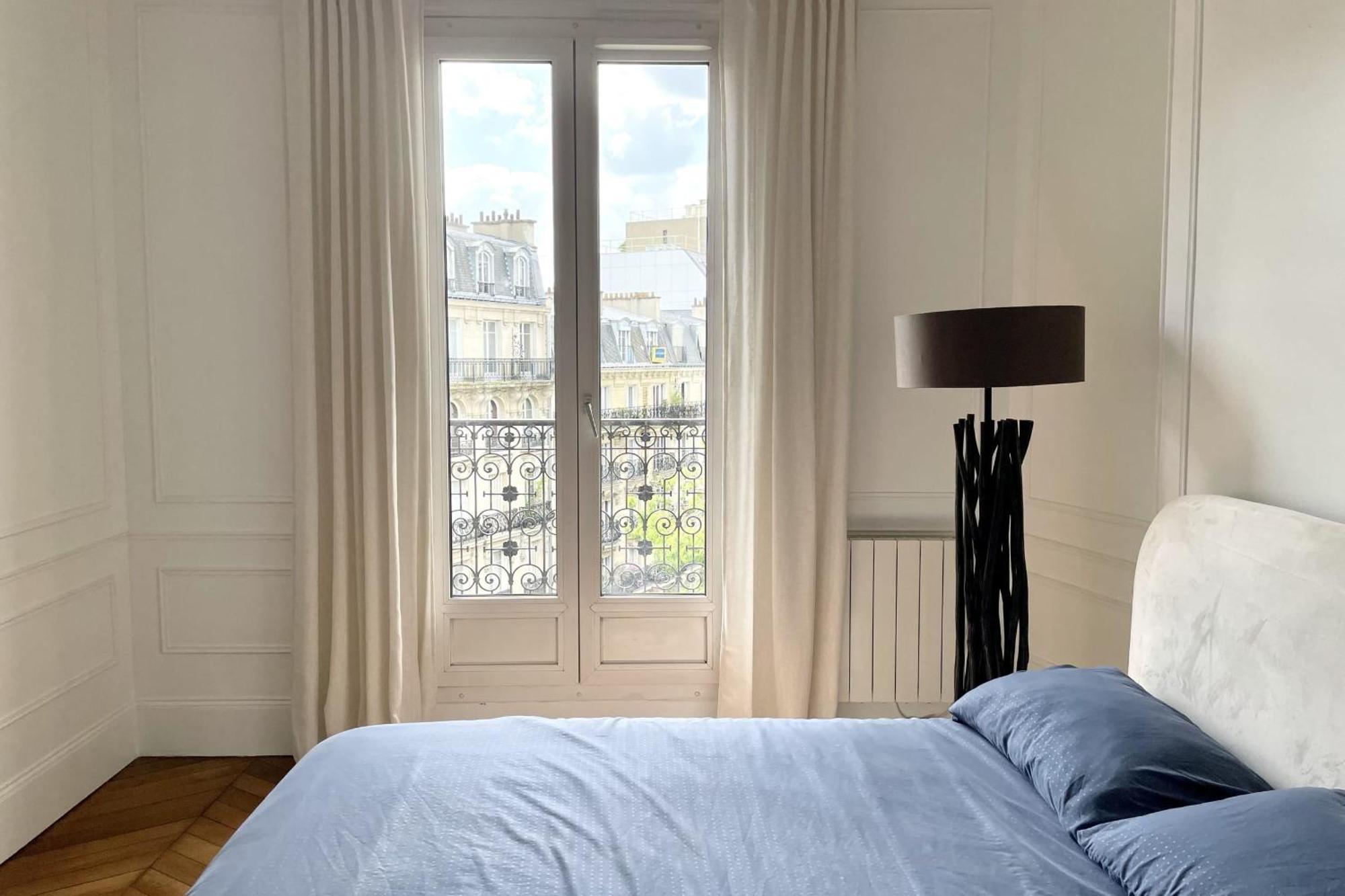 Elegant Haussmann Parisian Flat Close Eiffel Tower Apartment *