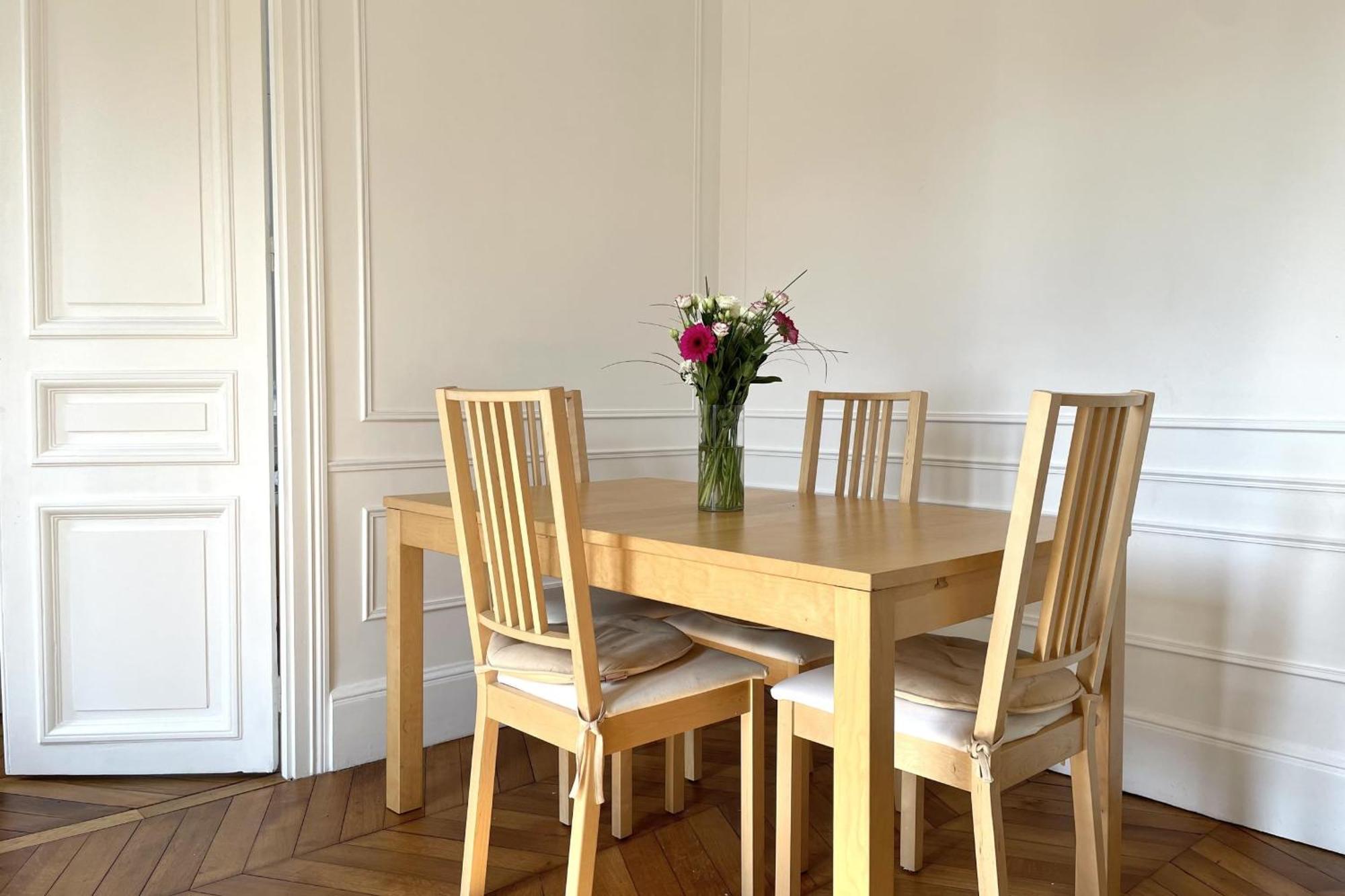 Elegant Haussmann Parisian Flat Close Eiffel Tower Apartment *