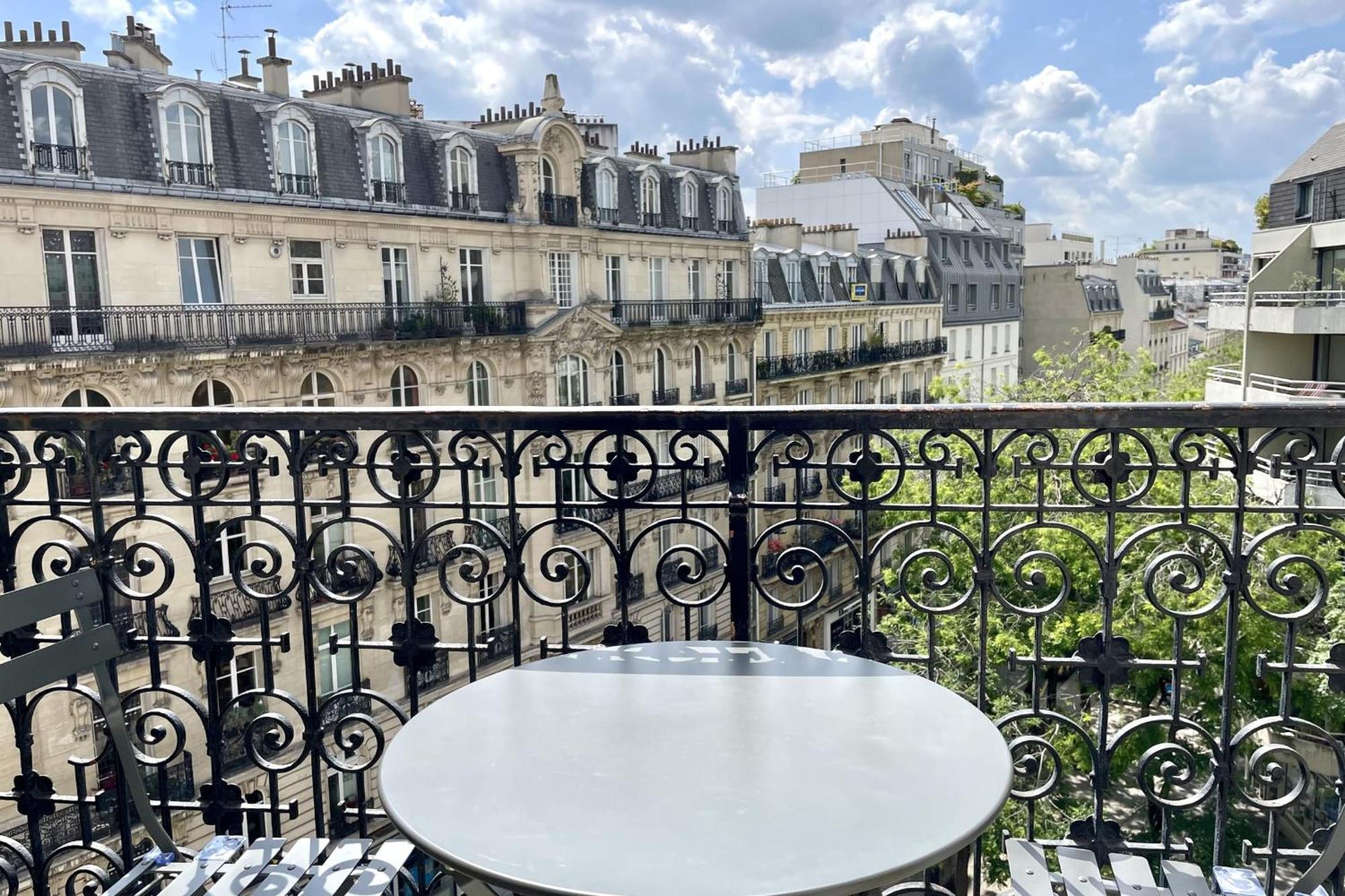 Apartment Elegant Haussmann Parisian Flat Close Eiffel Tower